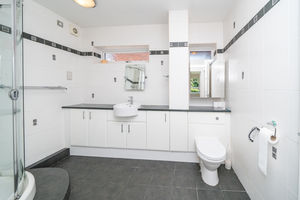 SHOWER ROOM- click for photo gallery